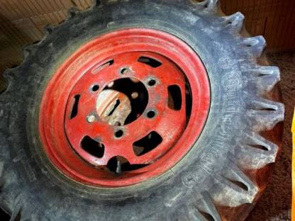 Bild 5:Unimog 411 401 Felgen mit Reifen