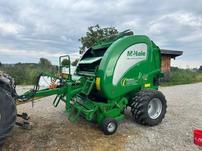 Bild 2:McHale V660 Rundballenpresse