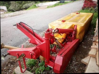 Bild 4:Pöttinger Novadisc 265 Heckmähwerk