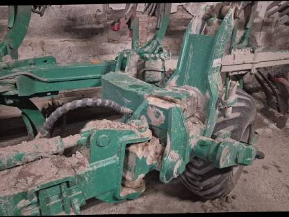 Bild 4:Regent Taurus, 5-furchiger Volldrehwendepflug