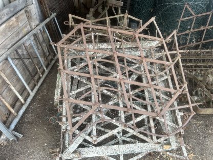 Bild 4:Kleinanbaugeräte für Traktor