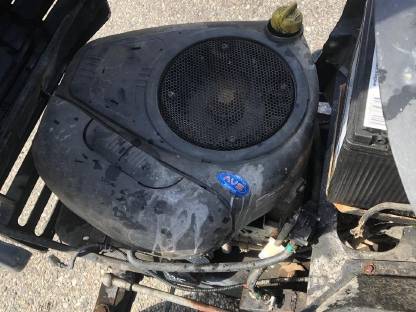 Bild 2:Rasenmähertraktor