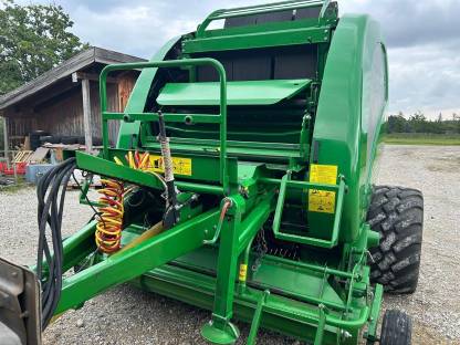 Bild 6:McHale V660 Rundballenpresse