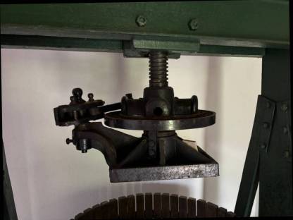 Bild 3:Weinpresse Spindelpresse