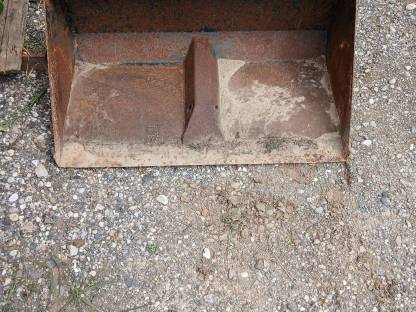 Bild 2:Hochkippschaufel