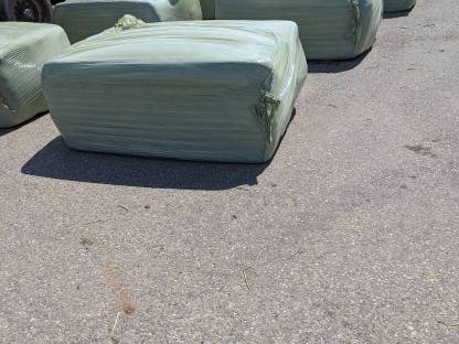 Bild 2:Bio Luzernesiloballen