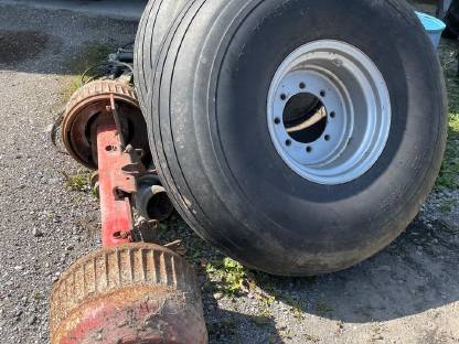 Bild 2:Achse, Vakuumpumpe usw. auch einzeln abzugeben