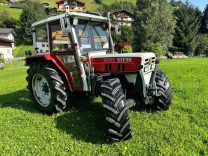 Bild 2:Steyr 8055