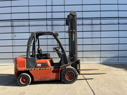 Bild 3:3t 4,5m Stapler Nissan