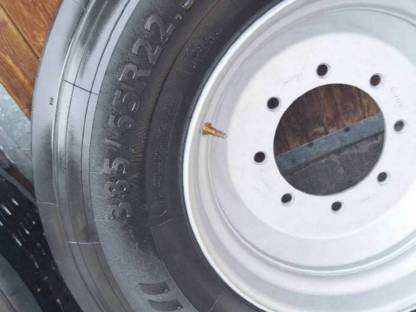 Bild 3:Kompletträder 8-Loch-Felgen