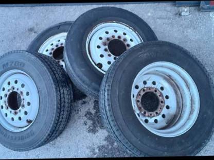 Bild 2:Reifen Bridgestone 4 Stk. 265/70 R19.5