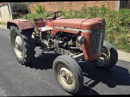 Bild 7:Massey Ferguson 42 PS Traktor