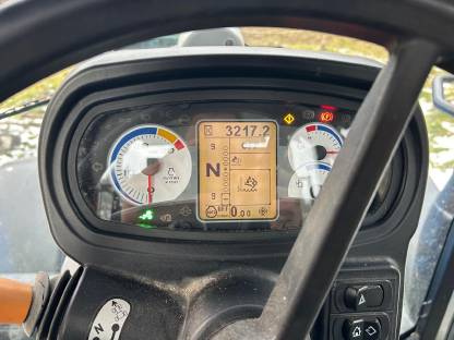 Bild 7:New Holland T5 100 Elektro Command