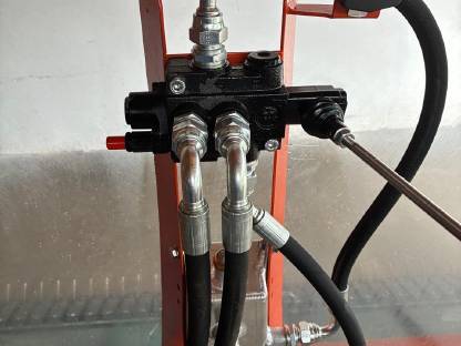 Bild 5:Allroundmax 215 AEBI Heuschieber