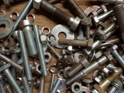 Bild 6:Schrauben, Muttern, Scheiben
