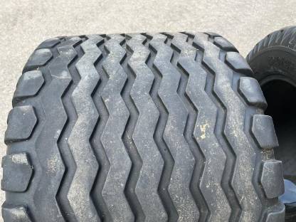 Bild 4:Reifen BKT 19.0/45R17