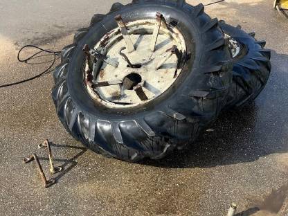 Bild 2:Zwillingsreifen, Doppelbereifung, Zwillingsräder, Doppelräder