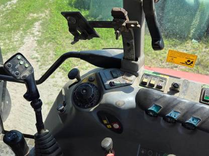 Bild 6:Steyr 9094 mit Frontlader Hauer VX 95