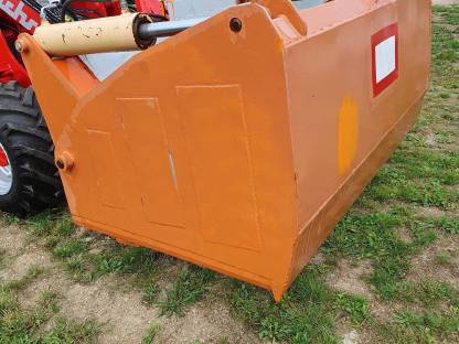 Bild 2:Parmiter Siloschneidzange