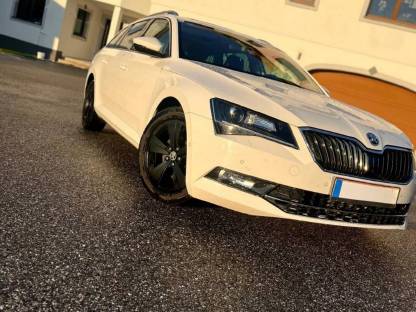 Bild 2:Skoda Superb Combi Style TDI DSG Panorama Kombi/Family Van