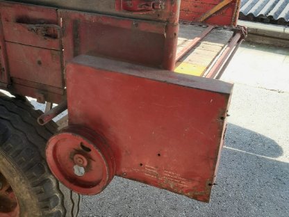 Bild 3:JF Kratzbodenanhänger 7 m³