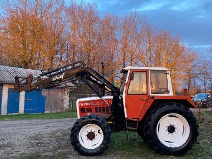 Bild 3:Steyr 8080 A mit Industrie-Frontlader