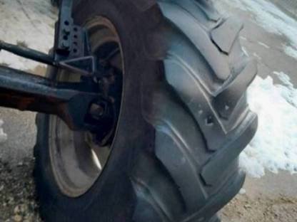 Bild 2:Kompletträder 14.9 R 26