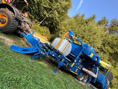 Bild 3:Maisballenpressen Häckseln Maisballen