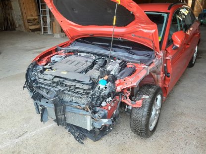 Bild 2:Seat Leon Bj. 24, 116 PS Diesel, Frontschaden