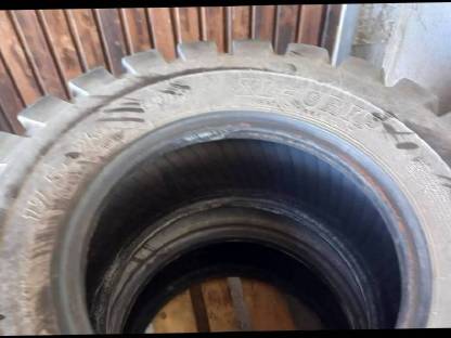 Bild 3:2 Stk. Radlader Reifen