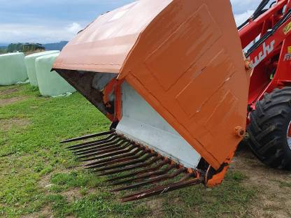 Bild 7:Parmiter Siloschneidzange