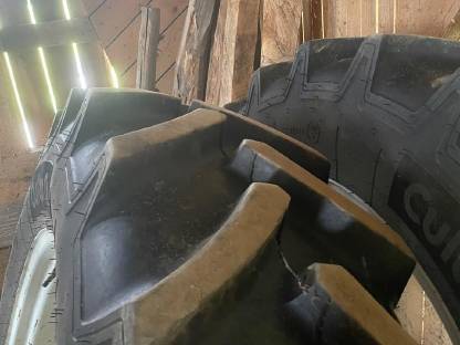 Bild 4:Zwillingsreifen 340/85R38