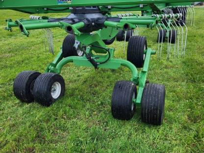 Bild 4:Samasz Duo 740 Kreiselschwader Wurmschwader