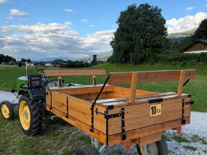 Bild 5:Steyr T80 Traktor mit Seilwinde und Anhänger