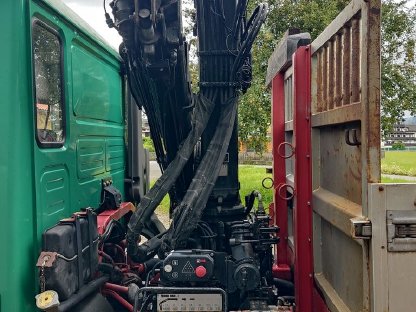 Bild 3:LKW Steyr 15S23 mit Hiab 060-2-CE