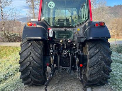 Bild 4:Valtra N101 Forstschlepper