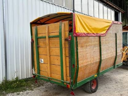 Bild 2:Viehtransport-Anhänger