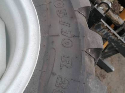 Bild 2:Kompletträder Steyr Kompakt/New Holland