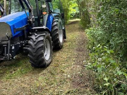 Bild 9:Mulch- und Böschungsmulcharbeiten, Forstfreischnitt