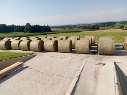 Bild 2:Verkaufe Heurundballen 2. Schnitt