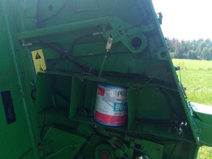 Bild 4:Rundballenpresse John Deere 545
