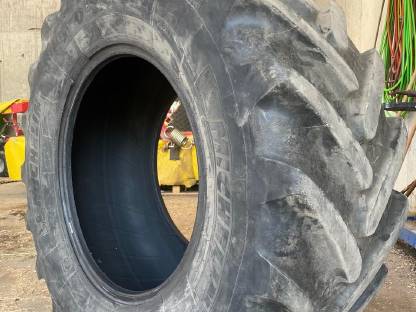 1x Michelin Multibib 540/65R28