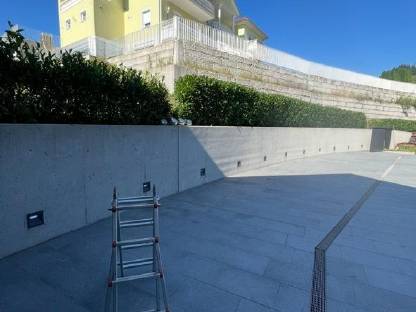 Bild 3:Übernehme Heckenschnitt, Rasenmähen