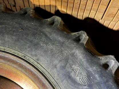 Bild 4:Unimog 411 401 Felgen mit Reifen