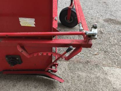 Bild 8:Obstauflesemaschine Feucht OB 80 mit 6 Körben