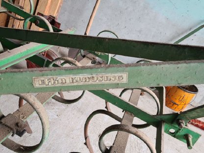 Bild 7:Federzinkengrubber Grubber Kultivator (Efka Klausing)