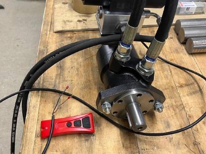 Bild 2:Funkkomplettset mit Hydraulikmotor