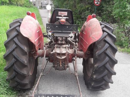 Bild 2:Massey Ferguson 135