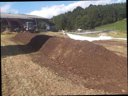 Bild 3:Pferdekompost