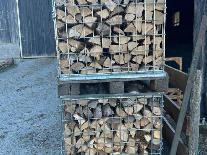 Bild 2:Regionales Brennholz - trocken und ofenfertig